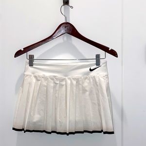 Woman’s Nike tennis skirt